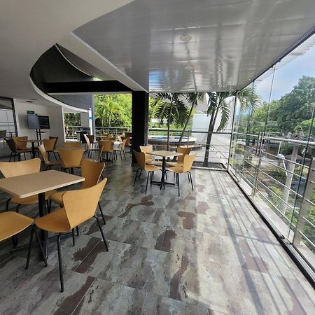 Hotel Med 33 Medellín Esterno foto