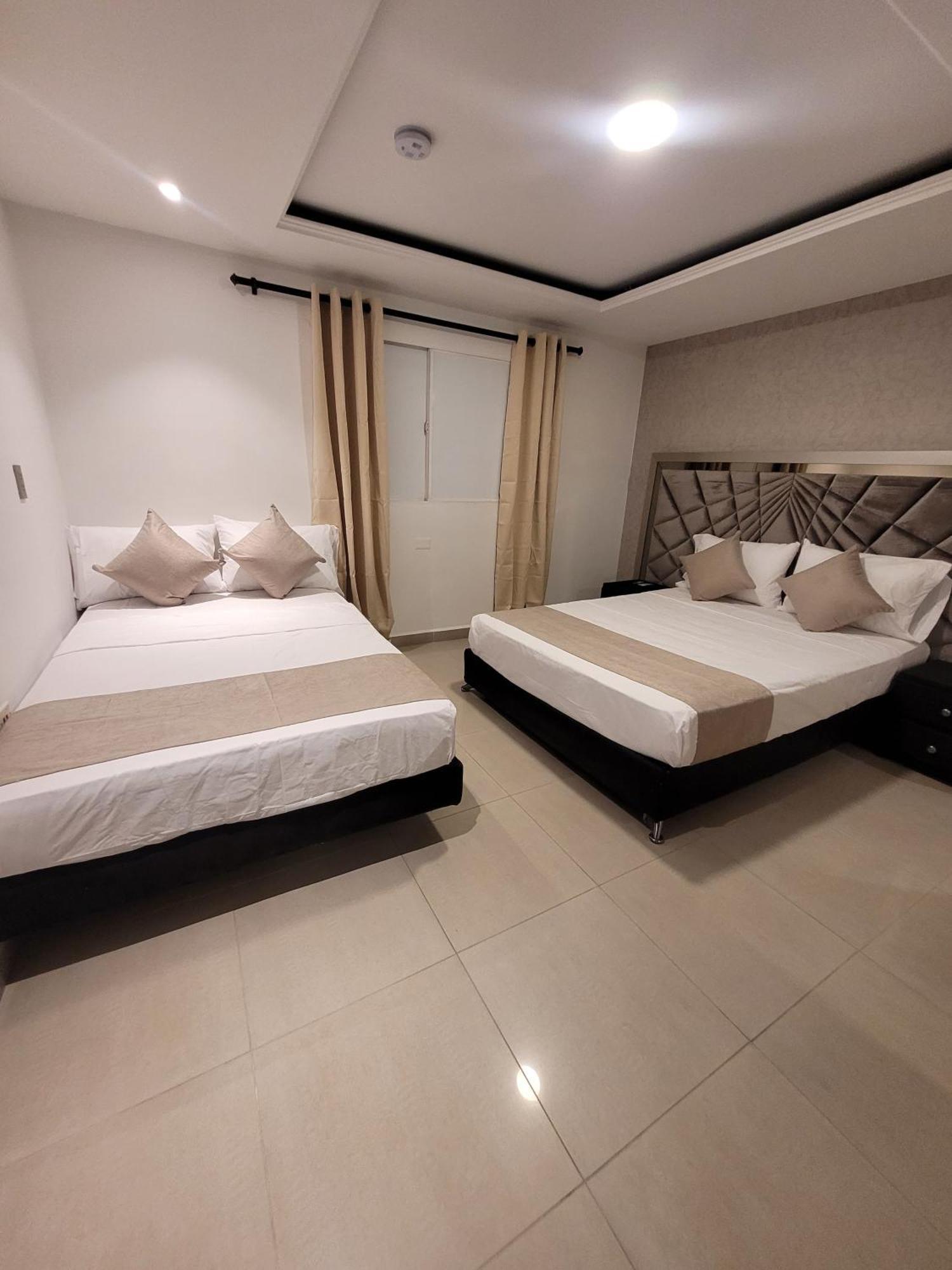 Hotel Med 33 Medellín Esterno foto